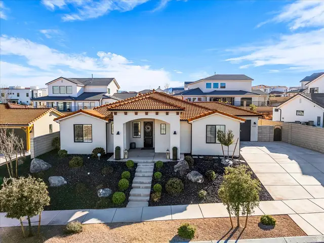 845 W Firelight Dr, Saint George, UT 84790 - Image #1