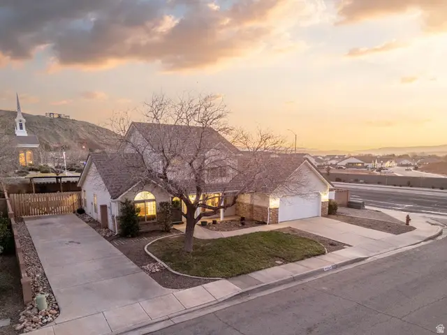 584 E Meadow Ln, Washington, UT 84780 - Image #2
