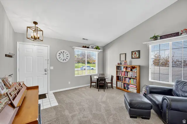 214 S Larkin Ln W, Kaysville, UT 84037 - Image #3