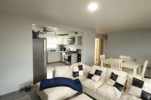 6614 W King Valley Dr S, West Valley City, UT 84128 - Image #2