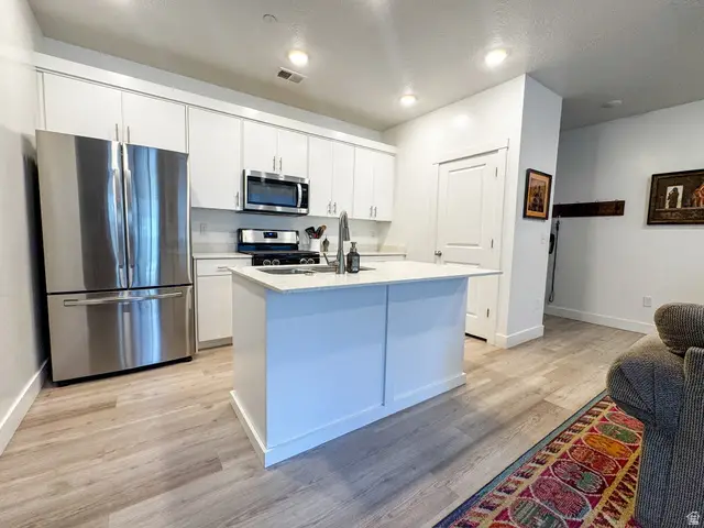 472 W 40 S #J203, Providence, UT 84332 - Image #2