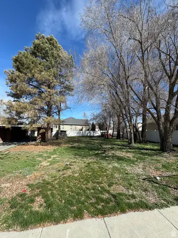 489 E 7800 S #2, Sandy, UT 84047