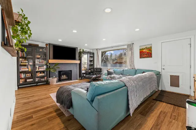 5088 S Gurene Dr, Holladay, UT 84117 - Image #2