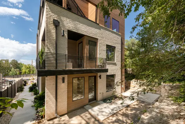 4445 S Holladay Park Ln, Holladay, UT 84124 - Image #3