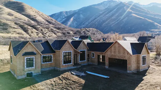 702 N 2000 E #305, Mapleton, UT 84664 - Image #1