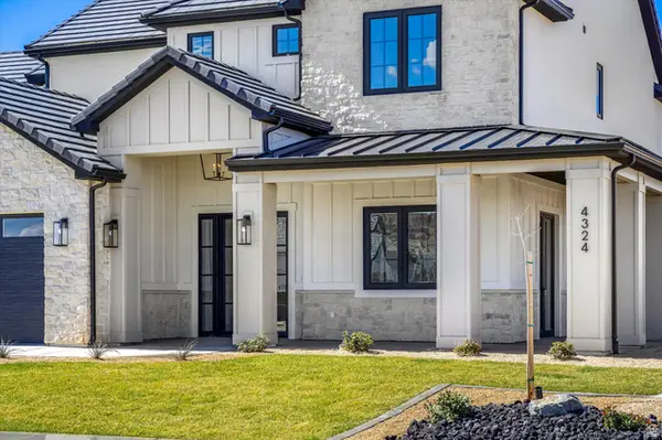 4324 S Secretariat Dr, Washington, UT 84780