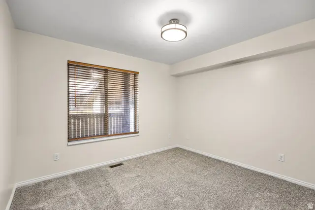 9153 S Jefferson Pl, Sandy, UT 84070 - Image #3