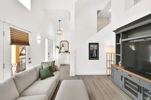 864 N Farmington Xing W, Farmington, UT 84025 - Image #3