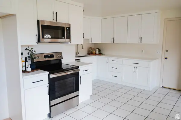 1920 E 7130 S, Cottonwood Heights, UT 84121