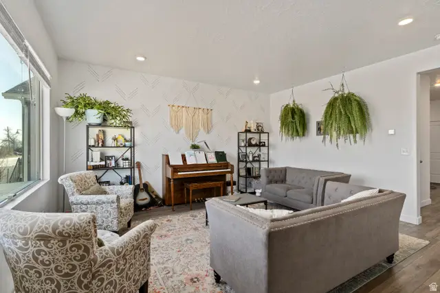 242 N Mandalyn Way E, Saratoga Springs, UT 84045 - Image #3