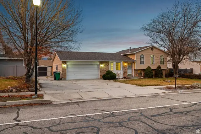 1602 E Sego Lily Dr, Sandy, UT 84092 - #2