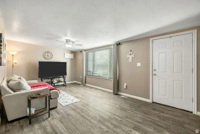 3799 S Manhatten Dr W, West Valley City, UT 84120 - #2