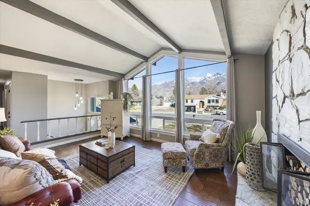 9472 S Fox Hunt Dr, Sandy, UT 84092 - #3