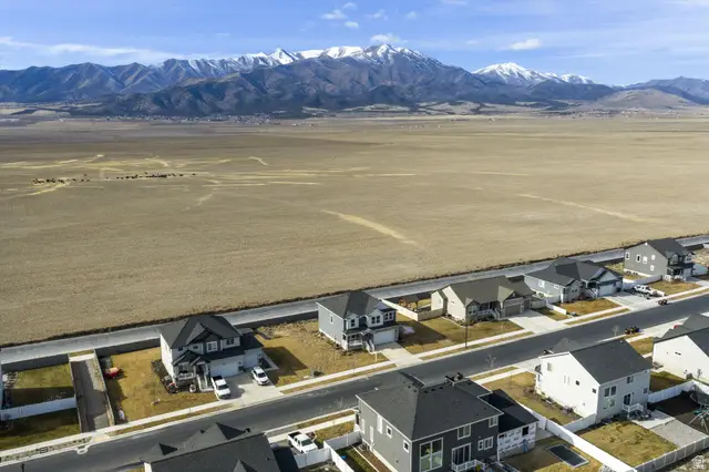 4665 N Eyrie Peak Ln E, Eagle Mountain, UT 84005 - Image #3