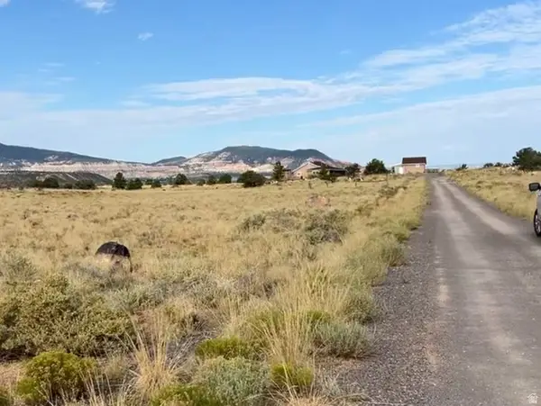 829 E 200 N, Torrey, UT 84775