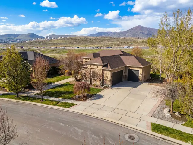 9225 N Mount Airey Dr, Eagle Mountain, UT 84005 - #2