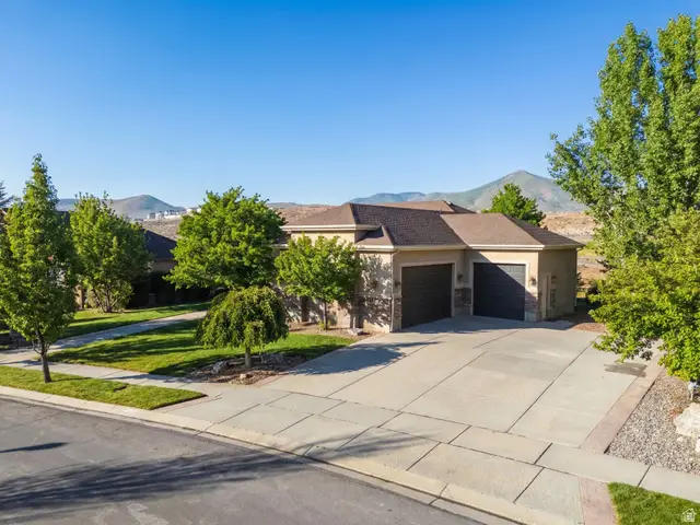 9225 N Mount Airey Dr, Eagle Mountain, UT 84005 - #3