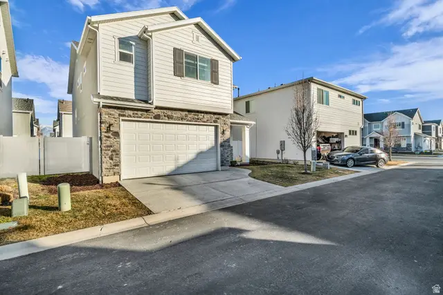 1954 W Parkview Dr, Syracuse, UT 84075 - Image #3