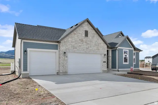 8902 S Smoky Hollow Rd, West Jordan, UT 84081 - #2