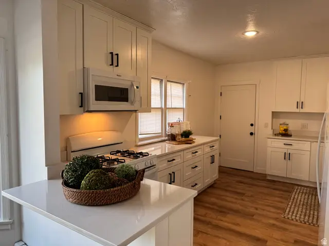 220 E Greenwood Ave, Midvale, UT 84047 - #1