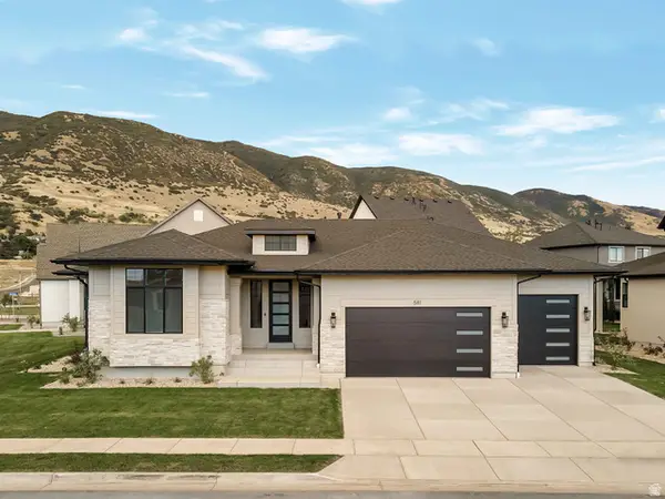 581 W Summerhill Ln N, Centerville, UT 84014