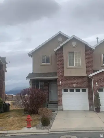 10553 S Sage Rd W, South Jordan, UT 84009