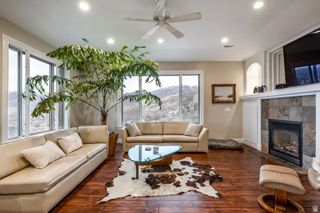 3252 Sunset Hollow Dr, Bountiful, UT 84010 - #3