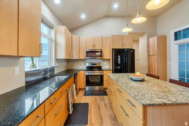 4529 W Milford Dr, South Jordan, UT 84009 - #3