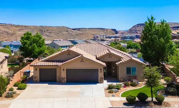 1574 E Sugar Plumb Ln, Washington, UT 84780