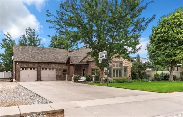 1686 W 2425 S, Syracuse, UT 84075