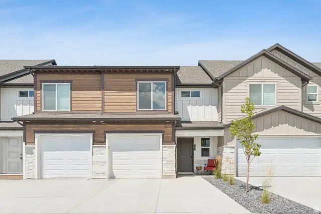 1694 W 2975 S #D, Syracuse, UT 84075 - #1