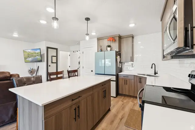 1694 W 2975 S #D, Syracuse, UT 84075 - #2