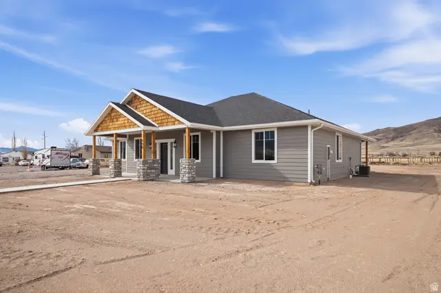 408 S Center St, Elsinore, UT 84724 - #2