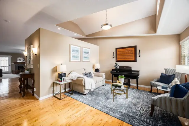 1049 E Granite Mill Ct, Millcreek, UT 84106 - #3