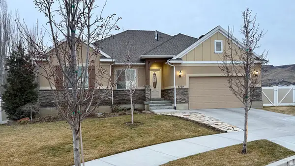 6709 W Desert Lily Cir, Herriman, UT 84096