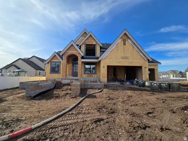 39 N Hayfield Cir, Kaysville, UT 84037