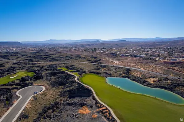 2427 Phil Smith Ct #18, Santa Clara, UT 84765