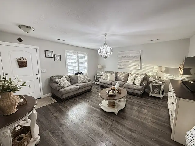 1042 N Skipton Dr W, North Salt Lake, UT 84054 - #3