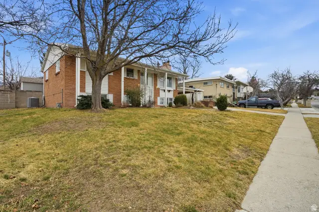 7125 S Ponderosa Dr, Cottonwood Heights, UT 84121 - #2