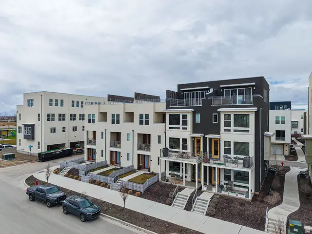 571 N 1400 W, Farmington, UT 84025 - #3