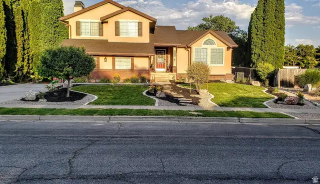 1087 W Barnes Dr, Kaysville, UT 84037 - #2