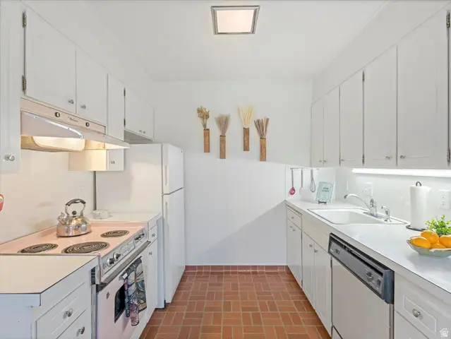 2286 E Carriage Ln #85, Holladay, UT 84117 - #3