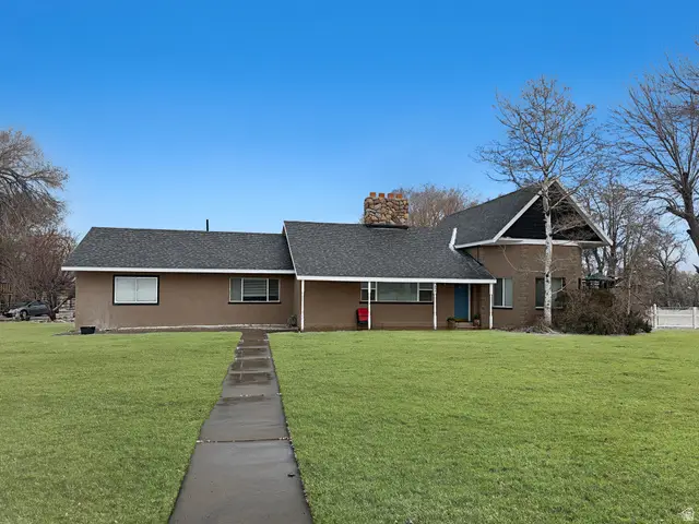 295 S State St, Ferron, UT 84523 - #3