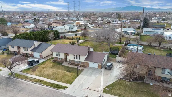 2181 S Katies Way, Clearfield, UT 84015