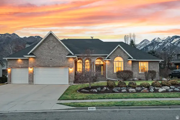 6669 S Anne Marie Dr, Cottonwood Heights, UT 84121