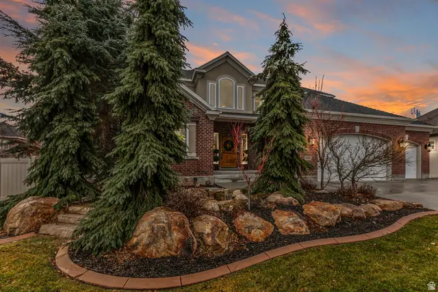 3285 W Black Hawk Dr, South Jordan, UT 84095 - #2