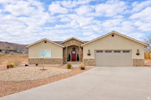 1448 S Sage Ct, Kanab, UT 84741 - #1