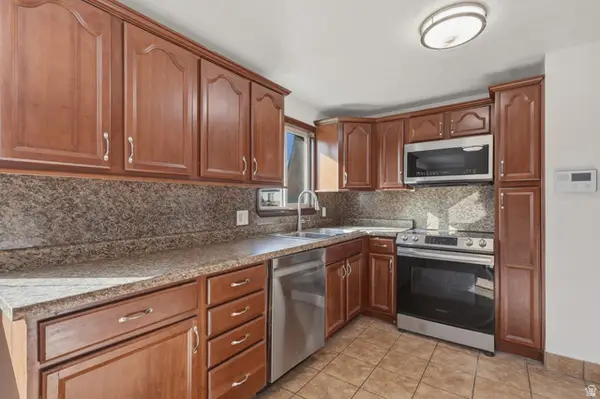 6618 S Dixie Dr, West Jordan, UT 84084