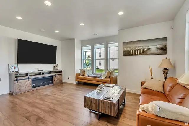 11207 S Kestrel Rise Rd, South Jordan, UT 84009 - #3