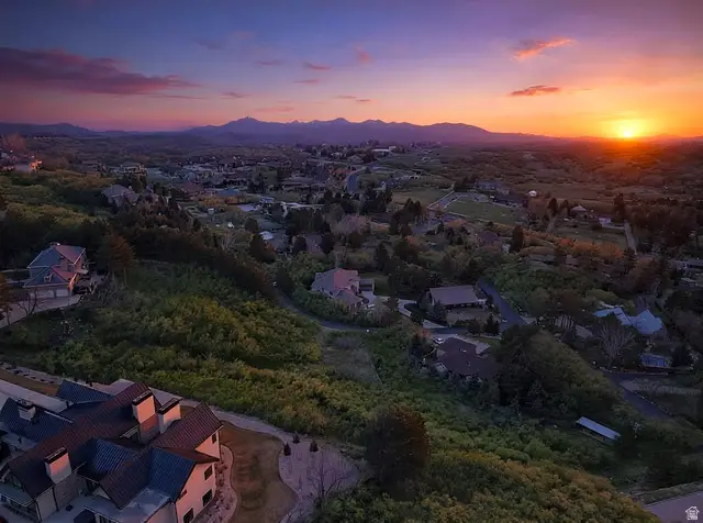 10667 S Hidden Ridge Ln, Sandy, UT 84092 - #3